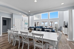Dining - Blue Haven Inn- Ocean Isle Beach (Ocean Isle Beach)