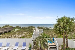 Terrace/patio - Blue Haven Inn- Ocean Isle Beach (Ocean Isle Beach)