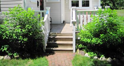 Harbor Springs Cottage In The Woods