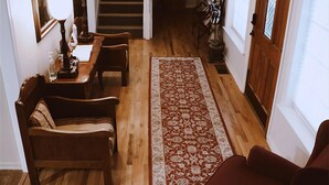Interior - Juniper Room at Tall Timbers Bed & Breakfast (Shingletown)