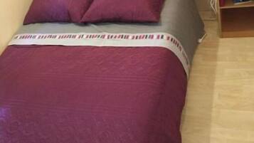 2 quartos, ferros/tábuas de passar roupa, Wi-Fi, roupa de cama