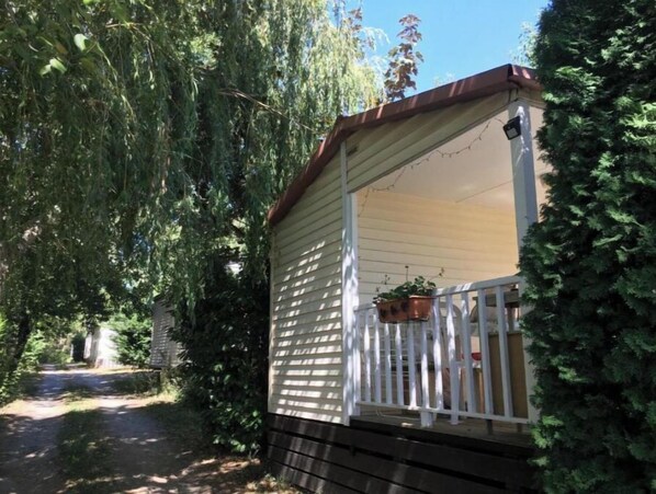 Property grounds - Mobile home with parking (Chorges)