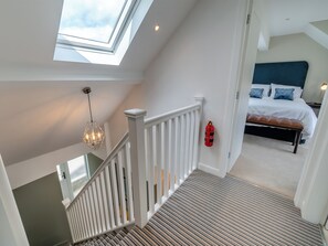 3 bedrooms, free WiFi, bed sheets - 3 bedroom accommodation in Summerbridge, near Pateley Bridge (Summerbridge, near Pateley Bridge)