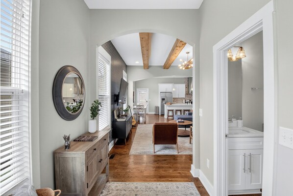 Smart TV, videojuegos, libros y biblioteca musical 