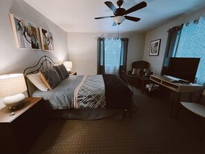 Room - Family Deluxe Suite at Tall Timbers Bed & Breakfast (Shingletown)