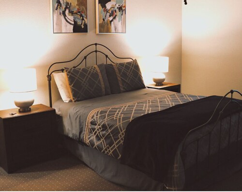 Family Deluxe Suite at Tall Timbers Bed & Breakfast