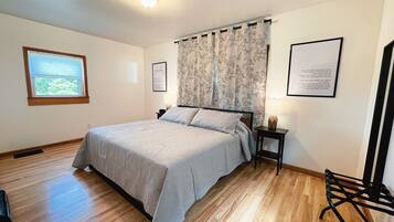 3 bedrooms, iron/ironing board, WiFi, bed sheets