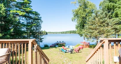 Lakefront, Amazing view Cottage beside Haliburton city