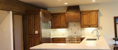 Suite, 2 Bedrooms | Private kitchen