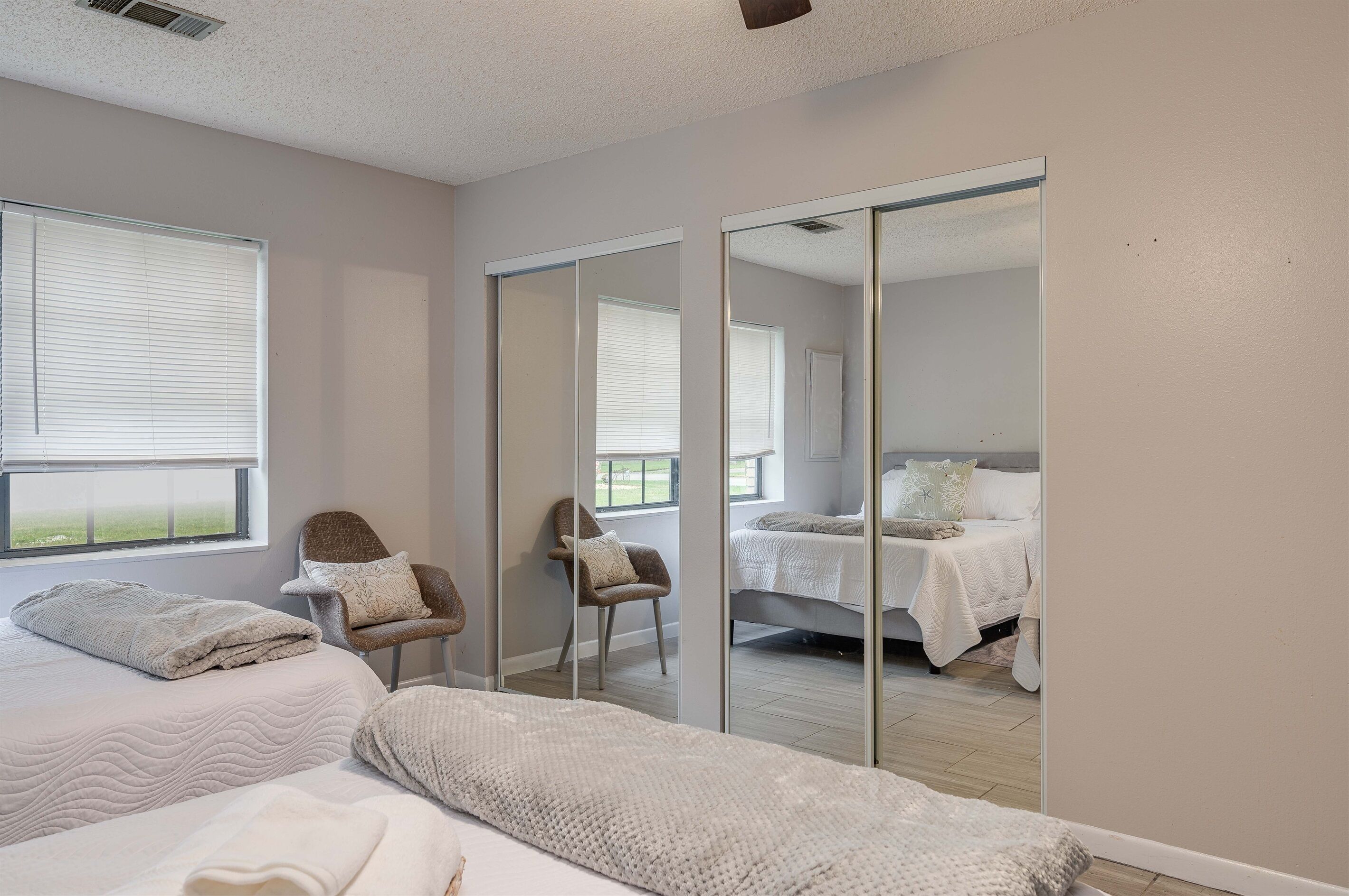 3 soverom, skrivebord, strykejern/-brett og wi-fi (inkludert)