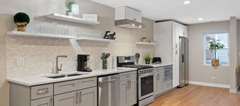 NEW Contemporary Home - 5BR/3.5BA+office+garage