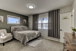 3 quartos, escrivaninha, Wi-Fi, roupa de cama