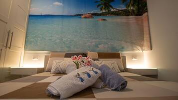 Suite Luxe, balcon, vue jardin | Literie de qualité supérieure, couette en duvet d'oie