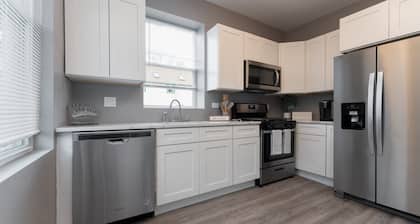 Stylish 5BR/3BA - 2 Units - 2 Kitchens + Parking!