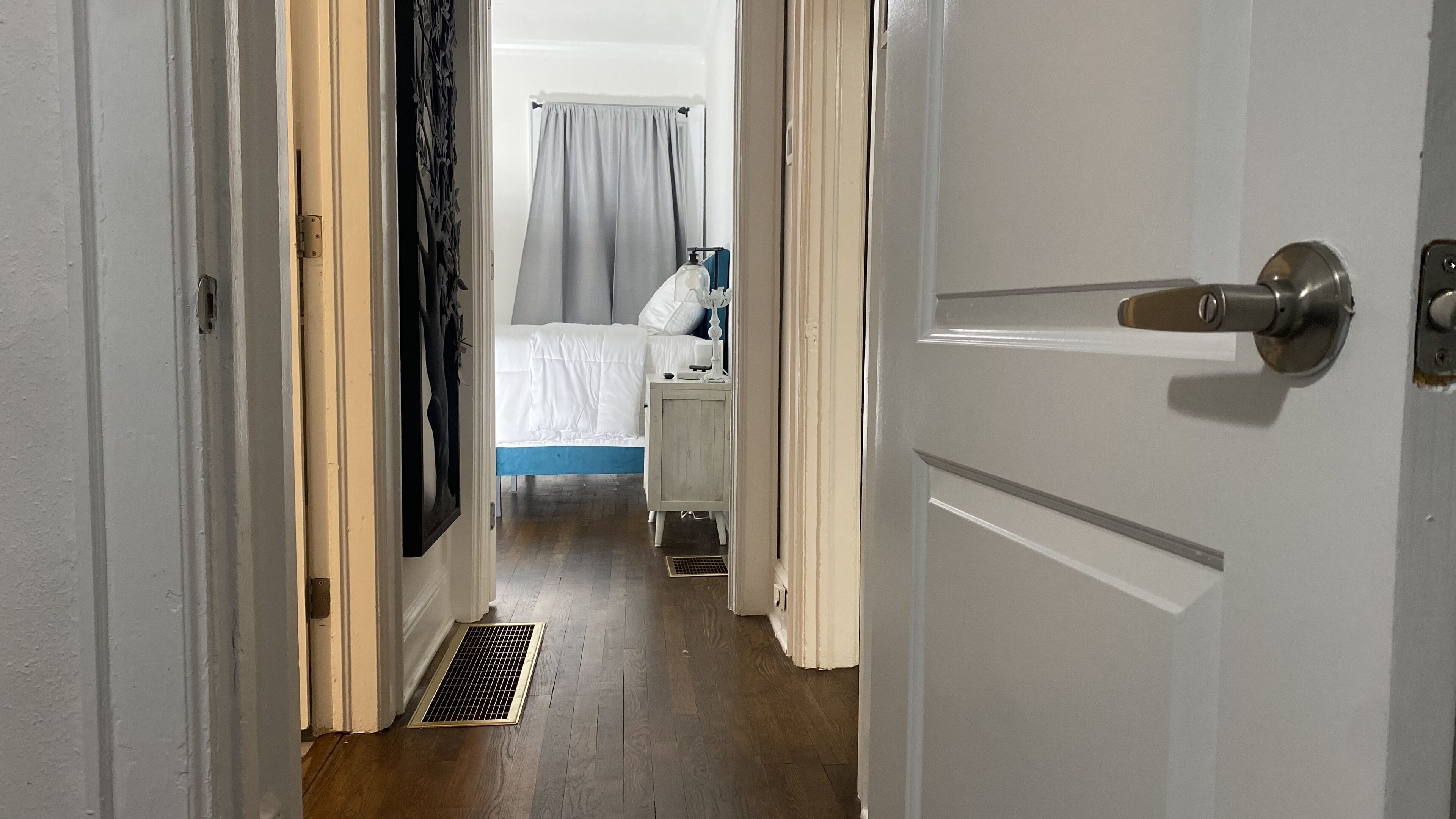 2 habitaciones, tabla de planchar con plancha y wifi gratis 