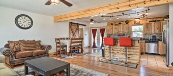 Royal Gorge Pool House- Heated Pool & Hot Tub!