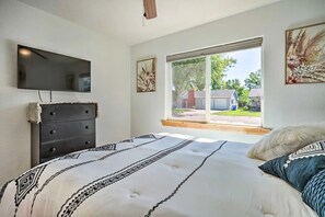 4 bedrooms, travel crib, free WiFi, bed sheets