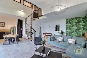 Televisio, pöytäjalkapallopöytä