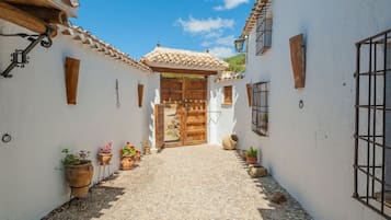 Enceinte de lâhĂ©bergement