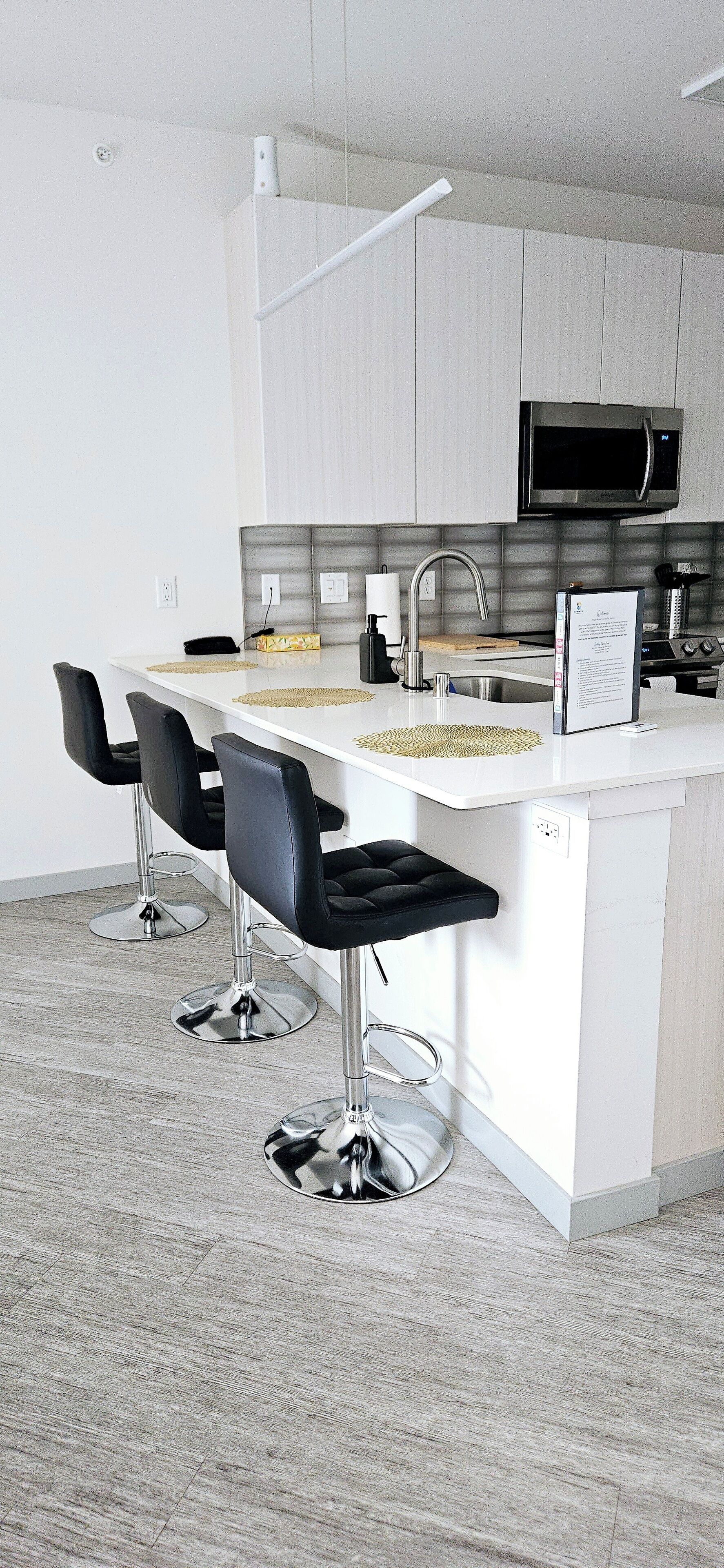 Luxury, Location, & Convenience/ Parking Included