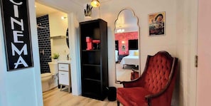 1 habitación, tabla de planchar con plancha, wifi y ropa de cama 