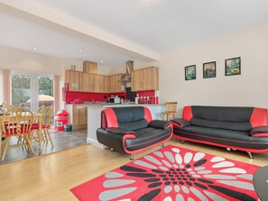 Interior - 7 bedroom accommodation in Llangoedmor near Cardigan (Llangoedmor near Cardigan)