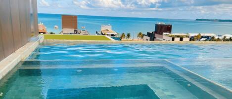 2 piscinas al aire libre