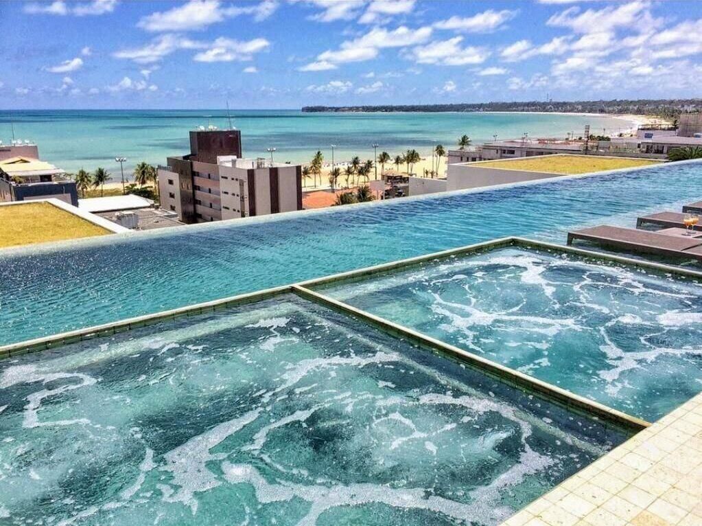2 outdoor pools