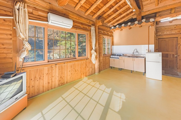 Basic Room, 1 Bedroom (5ho) | WiFi (free)