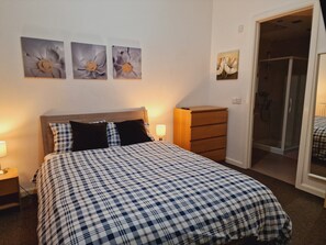 2 bedrooms, desk, iron/ironing board, WiFi - Lovely house Close to center and Etihad stadium (Manchester)