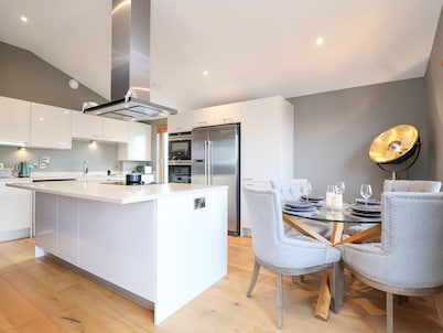 Woodbridge Penthouse