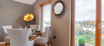 Woodbridge 頂樓公寓