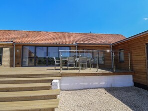 Cottage | Outdoor dining - The Stables (Lyme Regis)