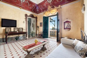 TV - Estate4home - Palazzo Crocione (Positano)