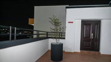 Apartemen | Dapur pribadi | Lemari es, microwave, dan ketel listrik