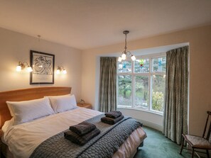 Cottage | Interior - Clover Leaf (Guisborough)