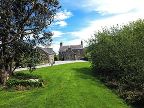 Property grounds - Ty Bwlcyn (Pwllheli)