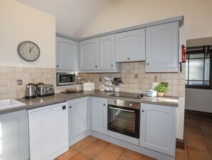 Dishwasher, cookware/dishes/utensils