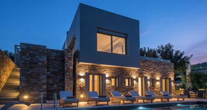 Seafront Luxury in Crete With Private Pool & Sauna