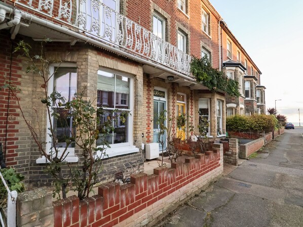 Exterior - Elkhorn (Reydon)