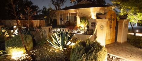 Façana frontal de l'allotjament