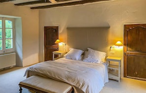 5 chambres, accès au Wi-Fi (inclus), literie fournie