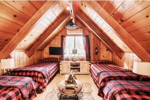 Room - Pops Bear Cabin W/Outdoor Pub, Firepit W/Swing Chairs, BBQ, Games & More. (Big Bear)