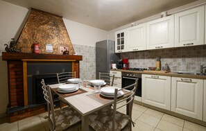 Réfrigérateur, plaque de cuisson, lave-vaisselle