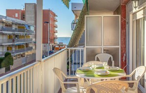 Outdoor dining - Awesome apartment in Santa Pola (Santa Pola)
