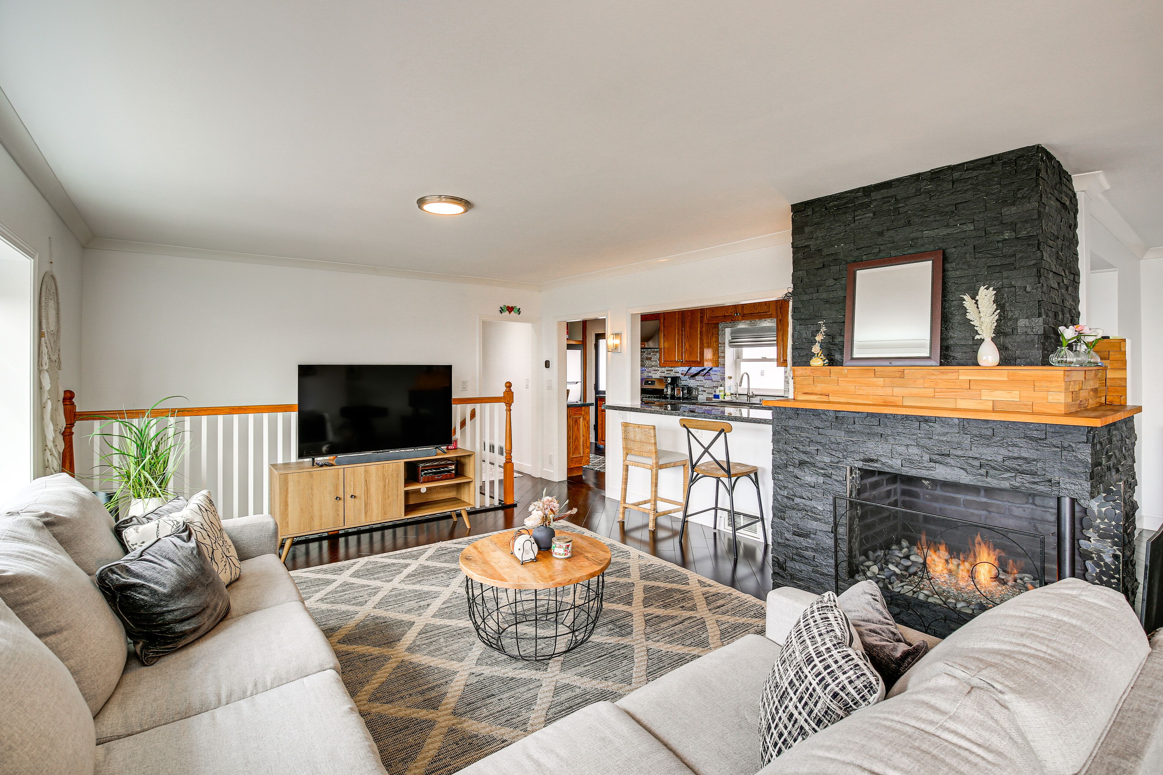 Bright Whittier Home with Spacious Deck!