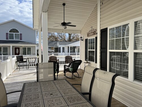 ~Tipsy Turtle~ Beautiful house in Ocean Lakes Campground with golf cart! 