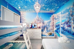 10 bedrooms, iron/ironing board, WiFi, bed sheets