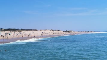 Una spiaggia nelle vicinanze