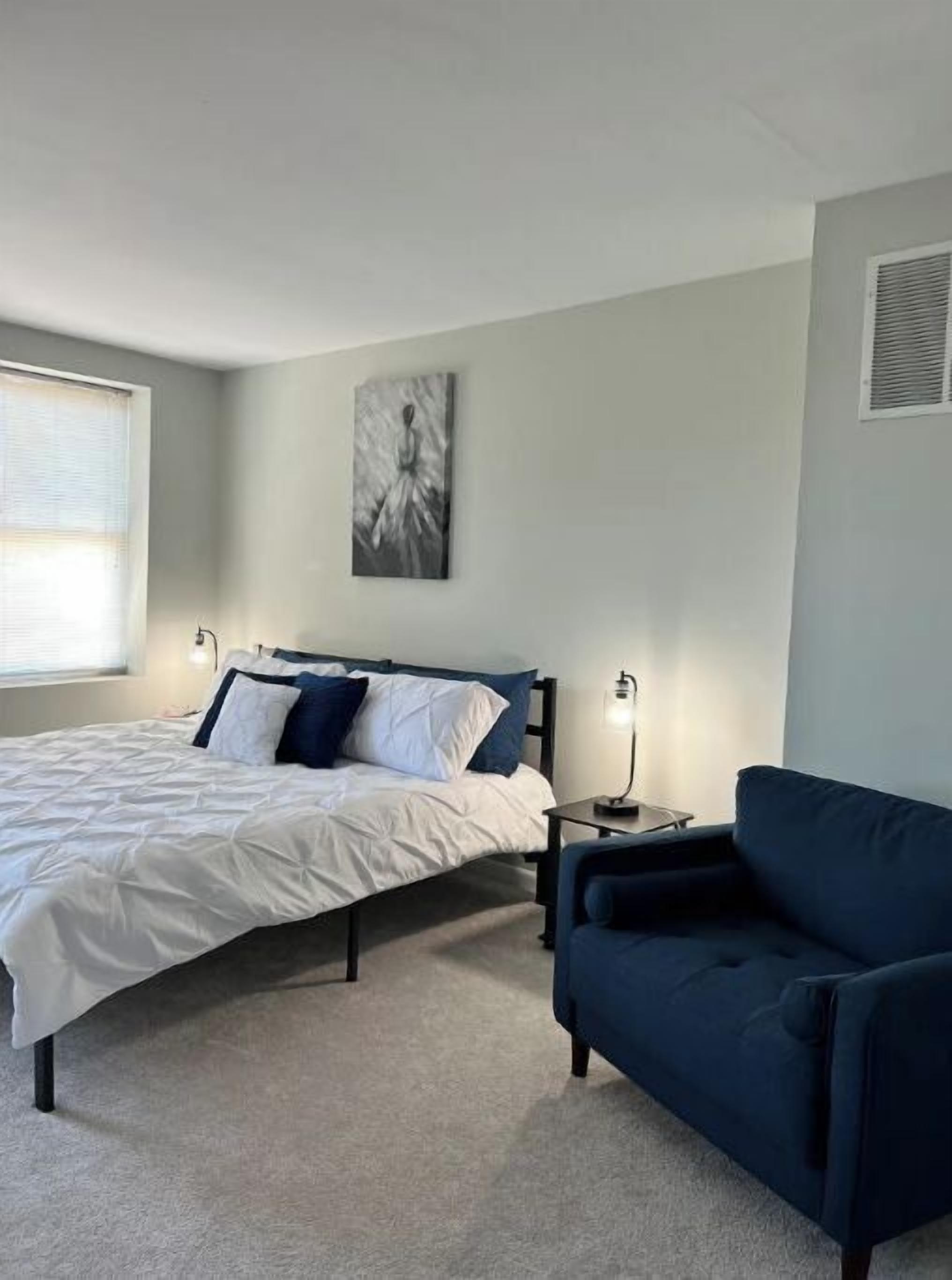 4 bedrooms, in-room safe, desk, iron/ironing board